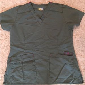 Wonder wink flex scrub top and bottom